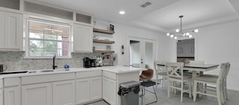 Cozy and bright 3-bedroom house in Edinburg