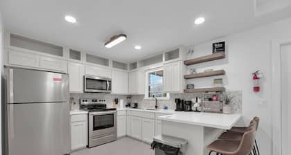 Cozy and bright 3-bedroom house in Edinburg