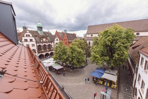 In-room safe, free WiFi, bed sheets