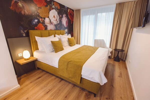 Comfort Double Room | In-room safe, free WiFi, bed sheets