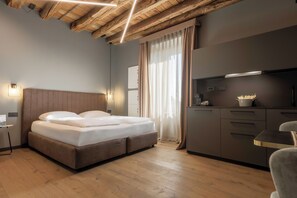 Standard Studio | Hypo-allergenic bedding, in-room safe, soundproofing, iron/ironing board - AR Suites&Art (Bergamo)
