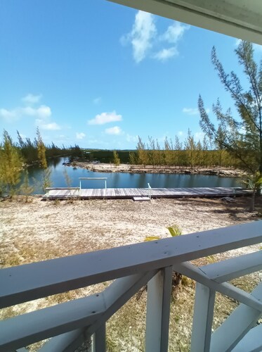Secluded, private waterfront 4BR house in Bimini. Includes golf cart, kayak, and stunning views