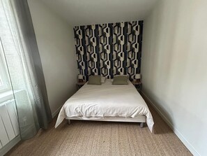 2 chambres, fer et planche Ă repasser, Wi-Fi, draps fournis