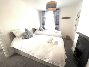 2 chambres, fer et planche à repasser, Wi-Fi gratuit, draps fournis
