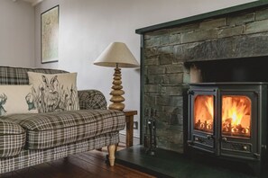 Interior - Owd Pegs Cottage-Traditional Cottage in the centre (Bowness-on-Windermere)