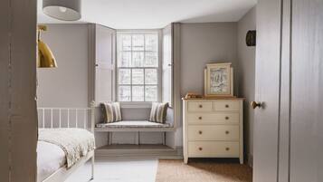 3 bedrooms, iron/ironing board, travel cot, WiFi