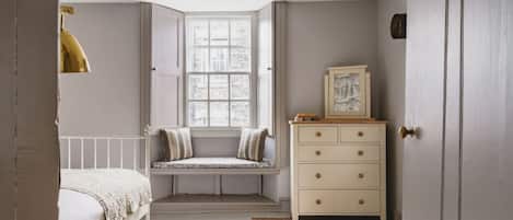 3 chambres, fer et planche à repasser, lit de bébé portatif, Wi-Fi