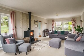 Smart TV, fireplace, books - Sylvan Wood, gorgeous views (Cumbria)