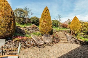 Terrace/patio - Sylvan Wood, gorgeous views (Cumbria)