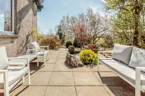 Terrace/patio - Sylvan Wood, gorgeous views (Cumbria)