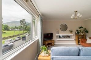 Smart TV - Oakbank-Central Grasmere (Grasmere)