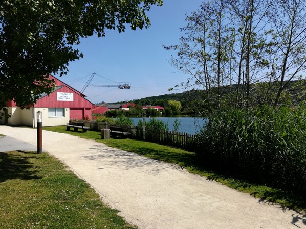 Property grounds - Gîte L'éveil (Vittefleur)