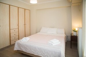 1 habitación, tabla de planchar con plancha, wifi y ropa de cama 