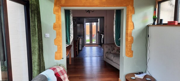 House | Interior - Sheldon House Broadway (Broadway)