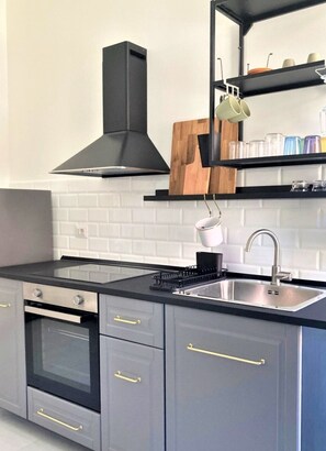 基础开间 | 私人厨房 | 大冰箱、烤箱、炉灶、烤面包机