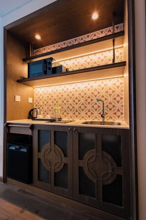 Premium Twin Room, 1 Bedroom, Sea View, Sea Facing | Private kitchen | Mini-fridge, microwave, electric kettle, eco-friendly cleaning products