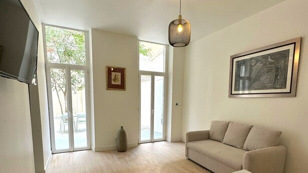 Basic Apartment, Ensuite (Appartement 2 chambres ) | Dining - Maison Senac  (Marseille)