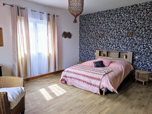3 bedrooms, iron/ironing board, WiFi, bed sheets - 3 Bedroom Private vacation home in Coatréven (Coatréven)
