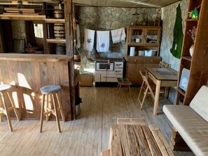 Ferienhaus (Two Bedroom Holiday Home with Terrace) | Esszimmer