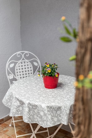 Estudio (Studio Apartment) | Interior