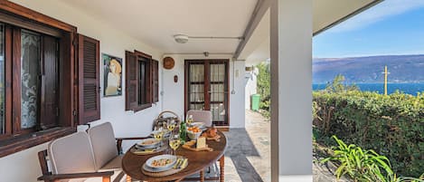 Apartment | Terrace/patio