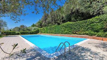 Piscina stagionale all'aperto