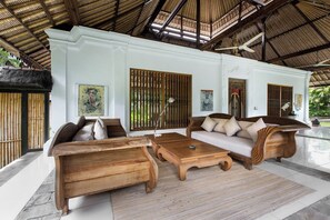 Executive Room | Living area | Flat-screen TV - Villa Wantilan Putih (Denpasar)