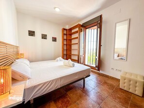3 bedrooms, iron/ironing board, free WiFi, bed sheets - 3 Bedroom Townhouse La Jara FRE01 (Ayamonte)
