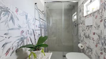 Villa | Bathroom | Bidet, towels