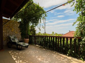 Leilighet (Apartment Kostanjevac - Two Bedroom A) | Terrasse/patio