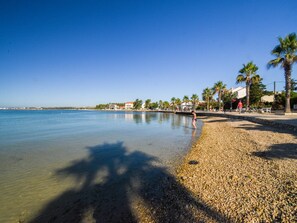 アパートメント (Apartment Kostanjevac - Two Bedroom A) | ビーチ