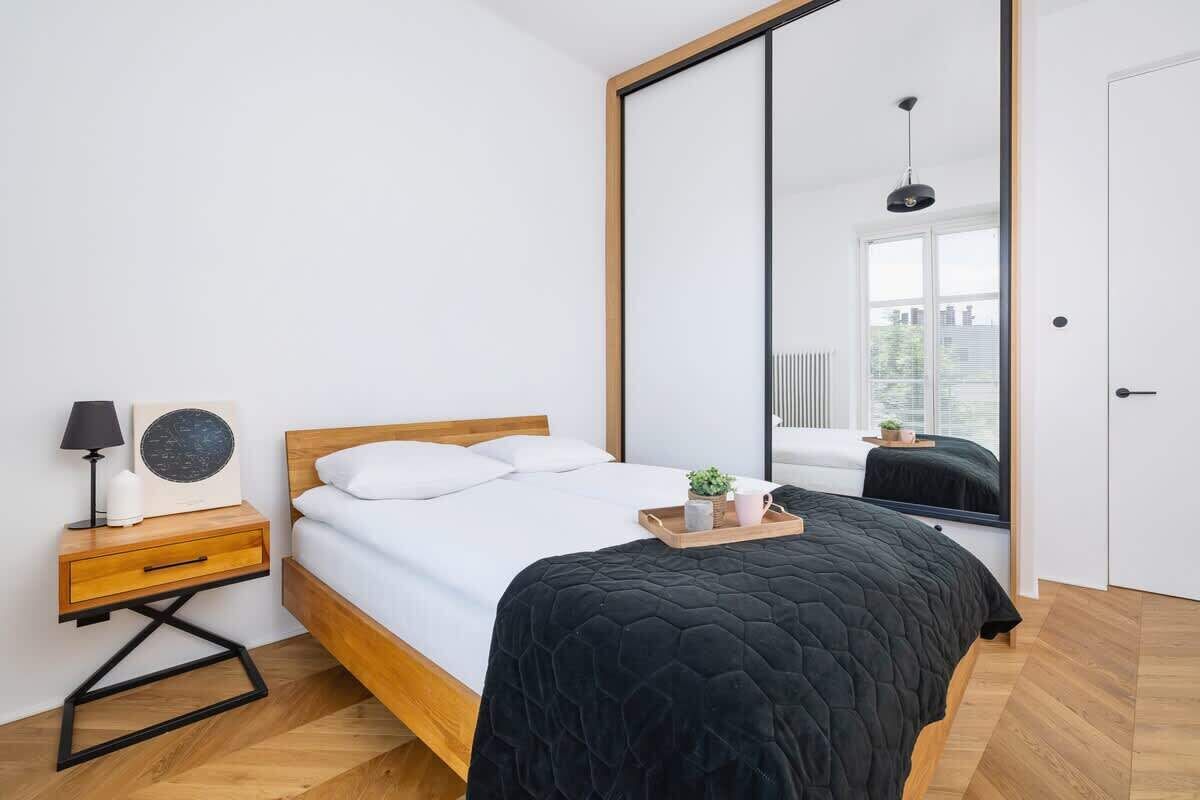 1 soverom, skrivebord, strykejern/-brett og wi-fi