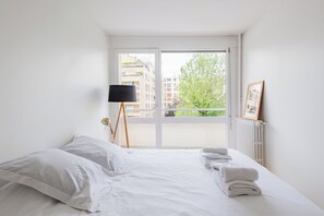 2 bedrooms, iron/ironing board, WiFi, bed sheets - Spacious apartment near Bois de Vincennes (Paris)