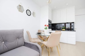 Dining - Marszałkowska 111A | Bright Apartment | Center (Warszawa)