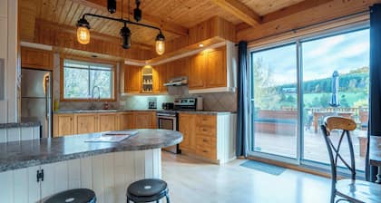 Au Chic Chalet des Chutes | Chic Cottage | Spa