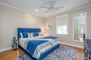 4 bedrooms, iron/ironing board, WiFi, bed sheets - Walk to Beach | Updated Tybee Townhome (Tybee Island)