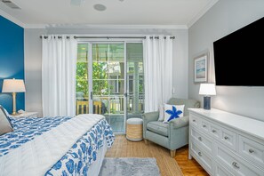 4 bedrooms, iron/ironing board, WiFi, bed sheets - Walk to Beach | Updated Tybee Townhome (Tybee Island)