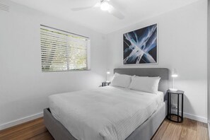 2 bedrooms, WiFi, bed sheets - Newly Renovated South Yarra 2BR Apt with parking (South Yarra)