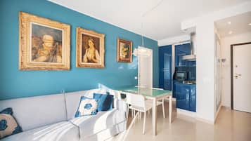 LÀgenhet - viss havsutsikt | Matservice pÄ rummet