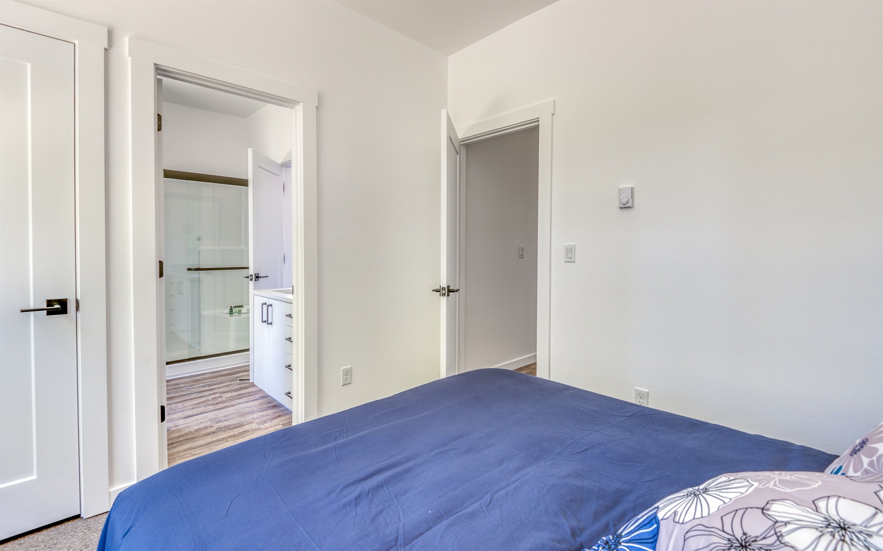 Queen Bedroom Entrance