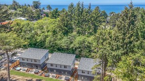 Exterior - Harbor Lights 540 (#2) | Private Hot Tub, Harbor Walks & Family Time (Depoe Bay)