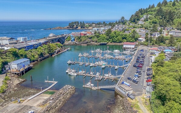 Marina - Harbor Lights 2 Family Fun Retreat Coastal Comfort (Depoe)