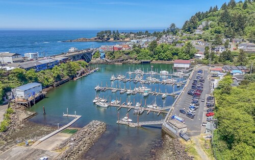 Harbor Family Retreat Hot Tub Pets OK