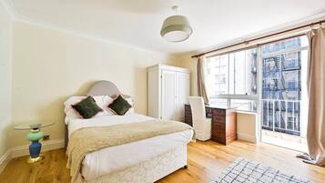 3 bedrooms, iron/ironing board, WiFi, bed sheets