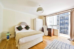 3 chambres, fer et planche à repasser, Wi-Fi, literie fournie