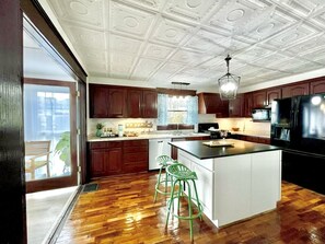 Fridge, microwave, oven, stovetop - The Vintage House | Historic Charm & Modern Style (Danville)