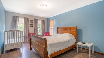 3 bedrooms, free WiFi, bed sheets