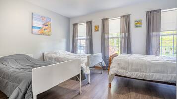 3 bedrooms, free WiFi, bed sheets