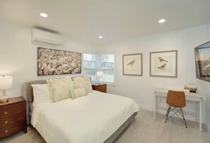 2 bedrooms, iron/ironing board, free WiFi, bed sheets - 3941 Casaletto at 17 Mile Drive ~ Cozy and Updated (Pacific Grove)