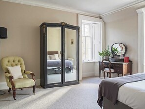 5 bedrooms, free WiFi, bed sheets - Coillemore House: Stylish Scottish Manor (Kyle of Lochalsh)